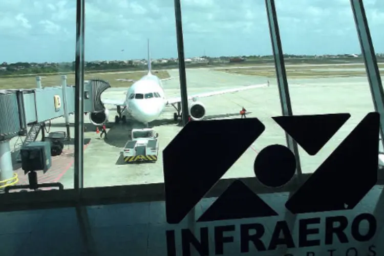 
	S&iacute;mbolo da Empresa Brasileira de Infraestrutura Aeroportu&aacute;ria (Infraero) &eacute; visto em aeroporto
 (Marcos Santos/USP Imagens)