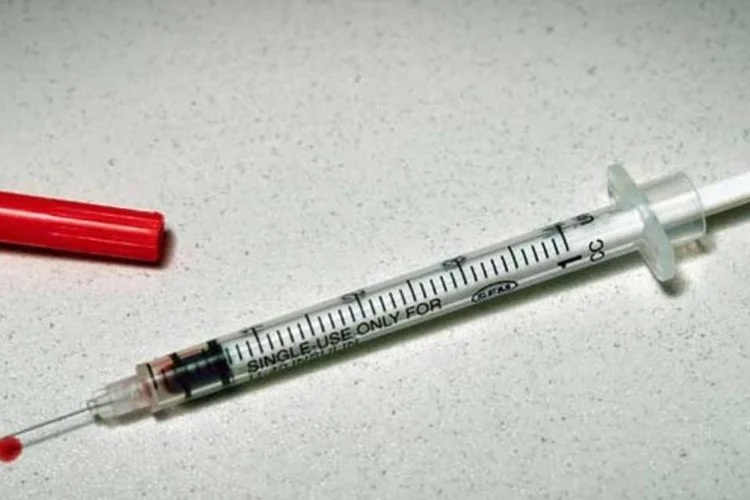 
	Seringa: o homem seria o respons&aacute;vel por perfurar uma m&eacute;dica peruana pelas costas, na Avenida Paulista h&aacute; cerca de um m&ecirc;s
 (Stock Xchng)