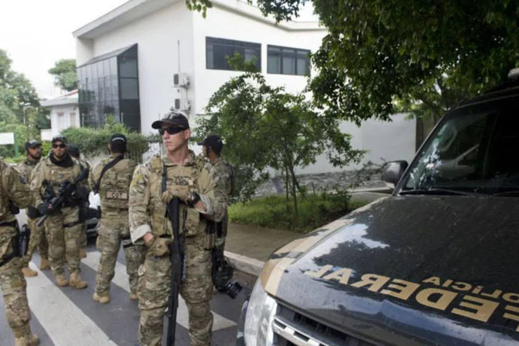 
	PF: a opera&ccedil;&atilde;o tinha o objetivo de combater uma organiza&ccedil;&atilde;o criminosa que teria movimentado mais de R$ 600 mi na campanha de Eduardo Campos (PSB) em 2014
 (Nelson Almeida / AFP)