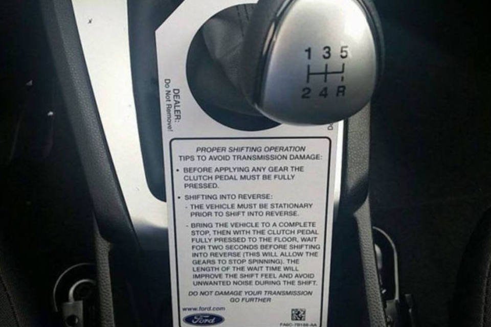 Ford coloca instruções em carros de câmbio manual nos EUA