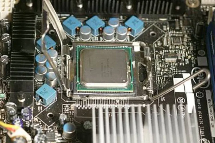 Intel: com a aquisição a empresa pretende aumentar a segurança de suas plataformas (.)