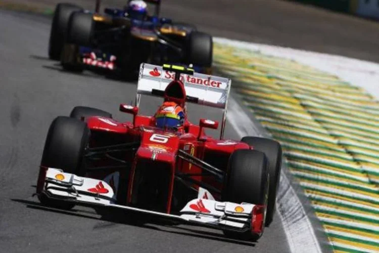 Nos boxes, mecânicos, engenheiros e pilotos concordam: o melhor carro é aquele que melhor aproveita os recursos da tecnologia. (Getty Images)