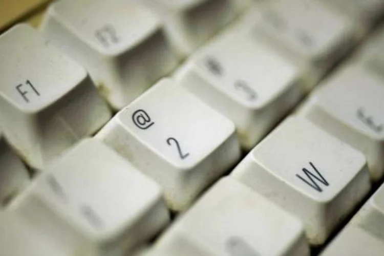 Uso das redes sociais para expressar apoio político nestas eleições tem afetado amizades (Marcello Casal Jr/Arquivo Agência Brasil)
