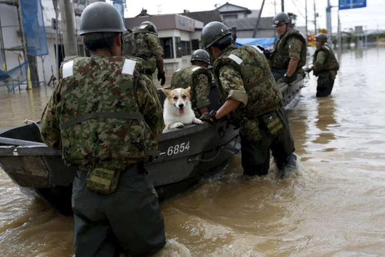 
	Inunda&ccedil;&otilde;es no Jap&atilde;o: grande parte deste munic&iacute;pio permanece inundada
 (REUTERS/Issei Kato)