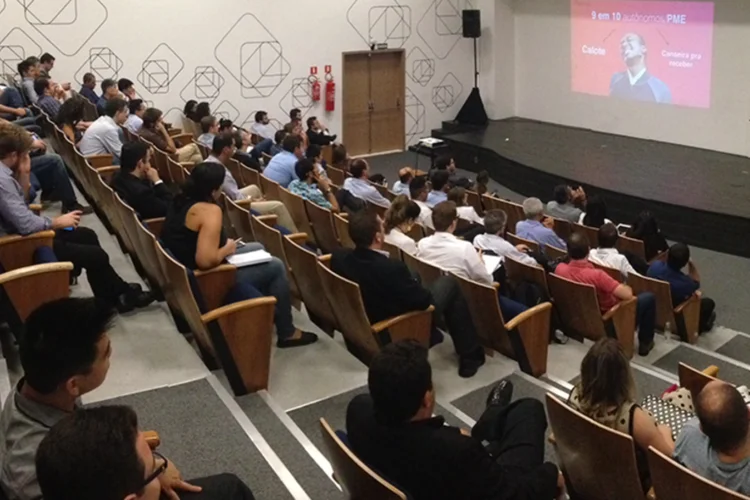 A primeira edição do Investor's Day: evento contou com 100 investidores no local e arrecadou 570 mil reais em aportes (Divulgação)