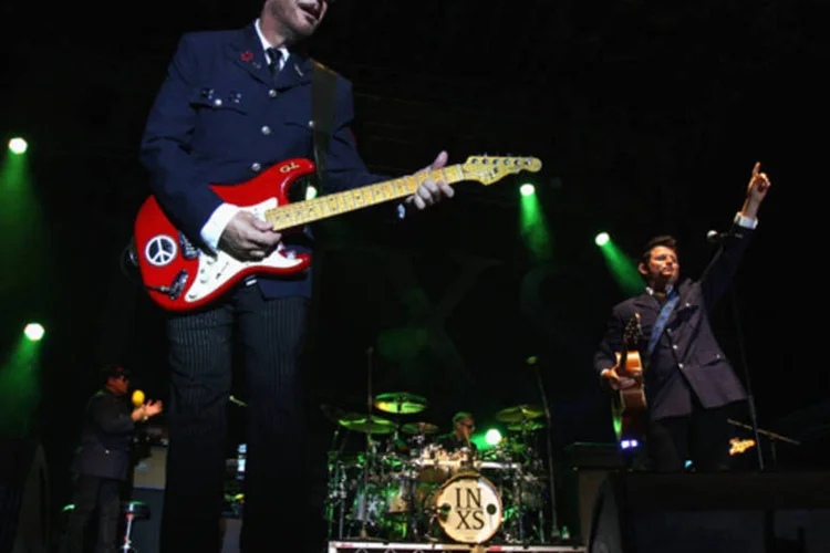 Apresentação da banda de rock INXS: o fim da banda foi anunciado 11 dias antes do 15º aniversário da morte do vocalista original, Michael Hutchence (Mark Dadswell/ Getty Images)