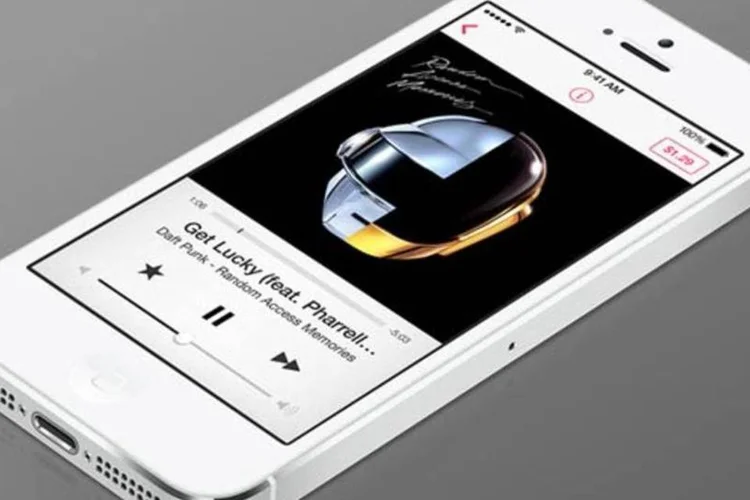 
	O servi&ccedil;o de m&uacute;sica iTunes Radio, que deve estrear com o iOS 7, s&oacute; ser&aacute; oferecido, inicialmente, nos Estados Unidos
 (Divulgação)