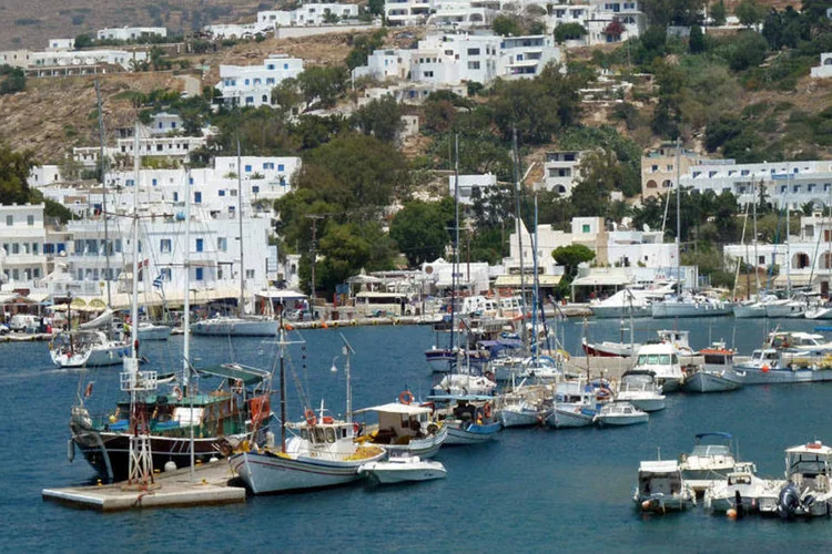 
	Ilha de Ios, na Gr&eacute;cia: o turismo &eacute; uma das principais fontes de recursos da economia grega
 (Divulgação)