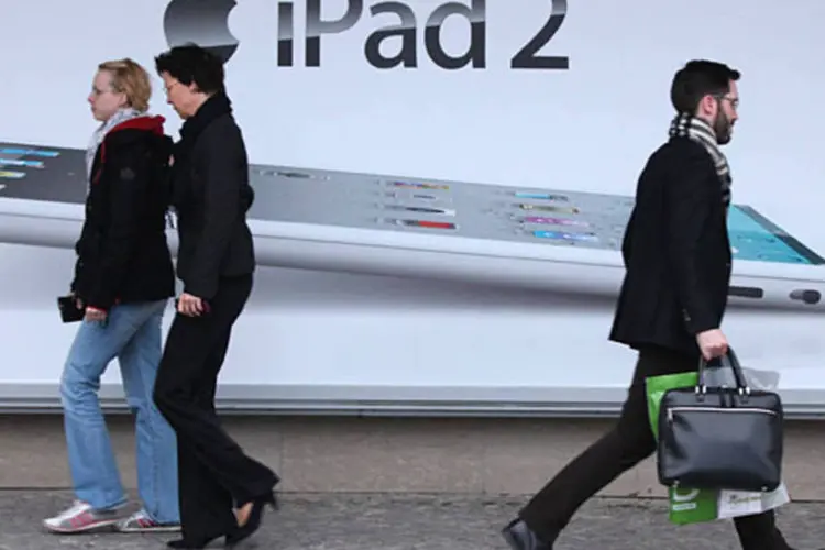 iPad: Apple cobra 30% de comissão sobre transações dentro das versões das publicações no tablet (Sean Gallup / Getty Images)