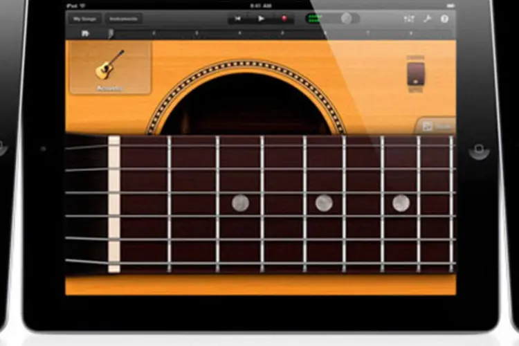 O aplicativo Garage Band no iPad 2 (Reprodução)