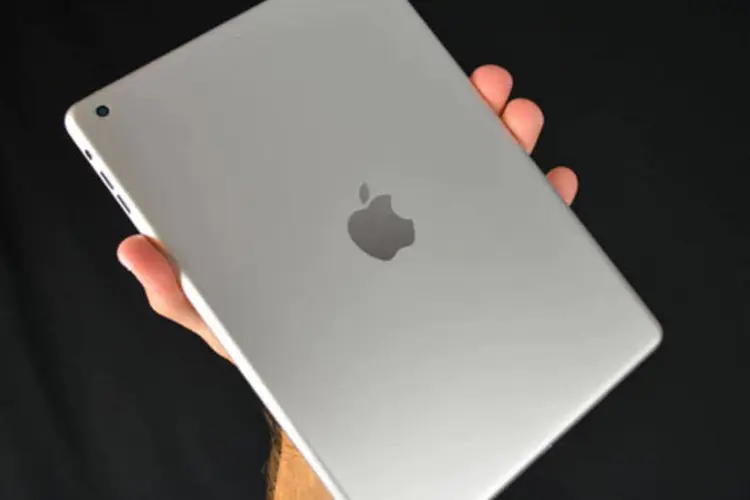 Suposto iPad 5 aparece em imagens publicadas pelo blogueiro Sonny Dickson: ao que tudo indica, novo tablet terá design similar ao do iPad mini (Sonny Dickson)