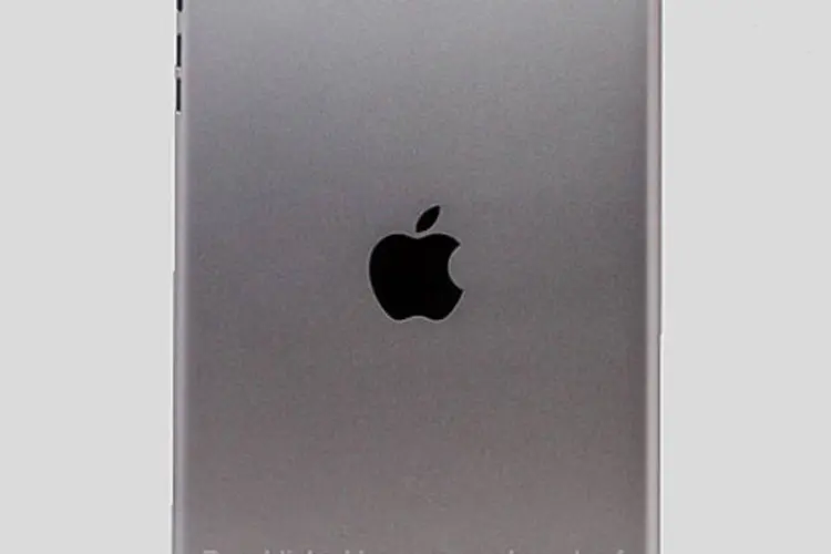 Suposto iPad mini: de acordo com imagem publicada por site francês, próxima geração do pequeno tablet virá em cinza, tal qual o iPhone 5S (Nowhereelse)
