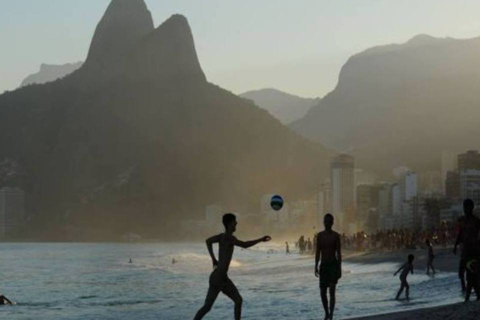 Oito mil confirmam presença em Toplessaço, no Rio