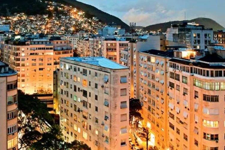 
	Pr&eacute;dios em Ipanema: alguns bairros do Rio e de S&atilde;o Paulo t&ecirc;m alguns dos im&oacute;veis mais caros do mundo
 (David Bank/Corbis/Latin Stock)