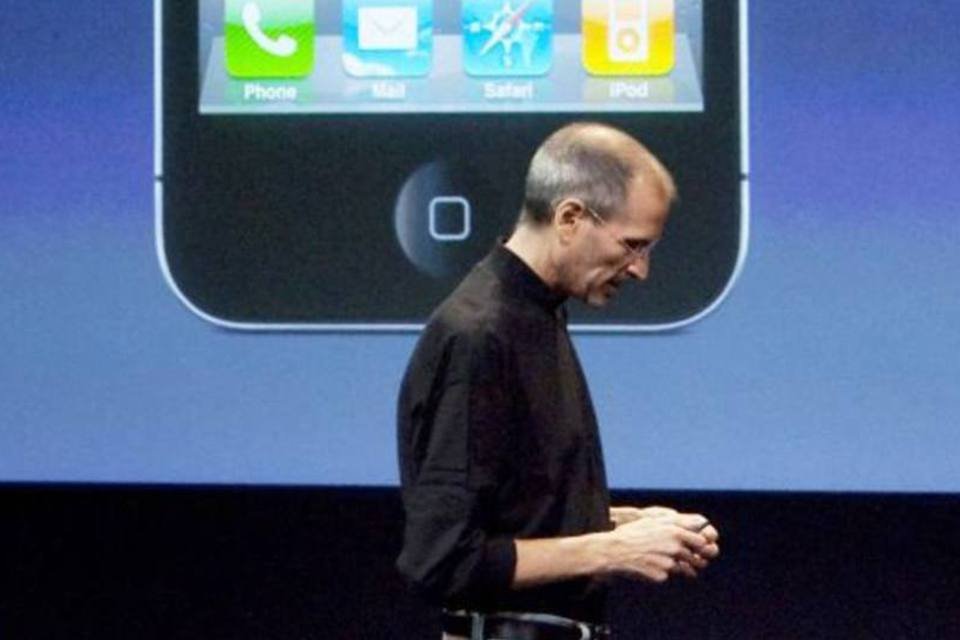 Apple nega rastreamento de iPhone, mas admite erros