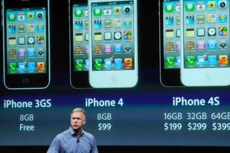 A Apple apresentou o iPhone 4S, uma versão melhorada de seu último iPhone no mercado, que estará disponível a partir de 14 de outubro (Kevork Djansezian/Getty Images)