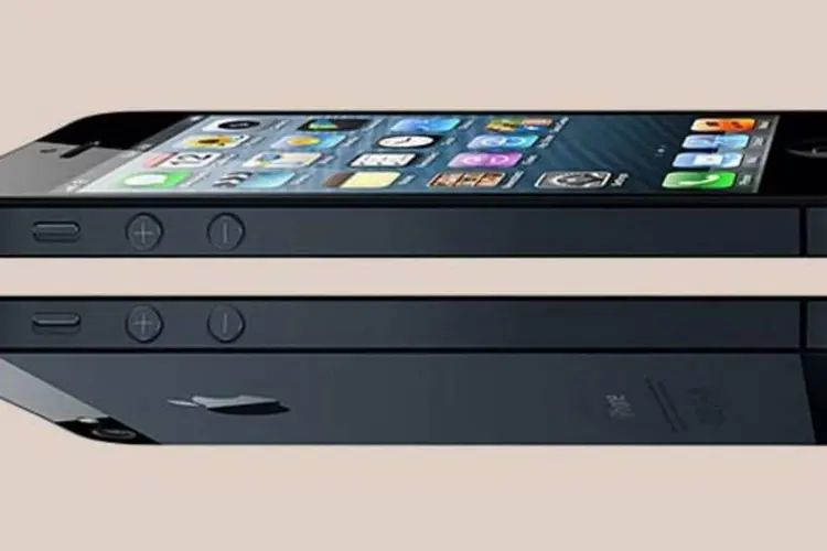 
	iPhone 5, da Apple: Pr&eacute;-vendas come&ccedil;am nesta sexta-feira nos EUA com pre&ccedil;os entre US$ 199 (16 GB) e US$ 399 (64 GB) em planos p&oacute;s-pagos com contrato de dois anos
 (Apple / Reprodução)
