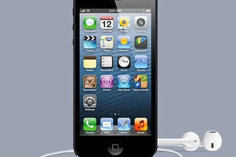 
	O pre&ccedil;o m&aacute;ximo alcan&ccedil;ado por um iPhone 5 at&eacute; o momento &eacute; US$ 9.901 por um modelo desbloqueado de 64 GB na cor preta
 (Apple / Divulgação)