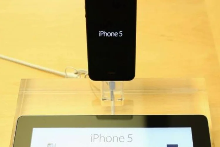 
	A princ&iacute;pio o servi&ccedil;o estar&aacute; dispon&iacute;vel para poucos aparelhos, como o rec&eacute;m-lan&ccedil;ado iPhone 5, da Apple
 (Cameron Spencer/Getty Images)
