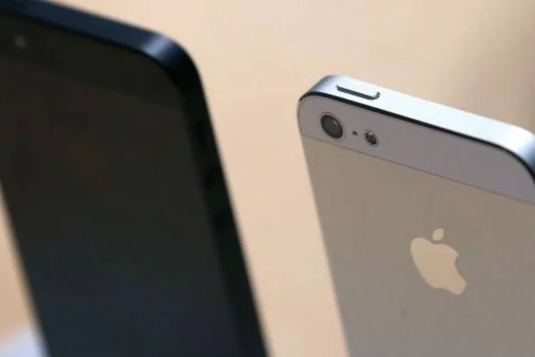 
	iPhone 5: aparelho ir&aacute; come&ccedil;ar a ser vendidos em lojas f&iacute;sicas nos Estados Unidos no pr&oacute;ximo dia 21 de setembro
 (Justin Sullivan/Getty Images)