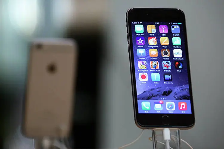 
	iPhone 6: as vendas de smartphones da Apple saltaram cerca de 49 por cento no quarto trimestre
 (Tomohiro Ohsumi/Bloomberg)
