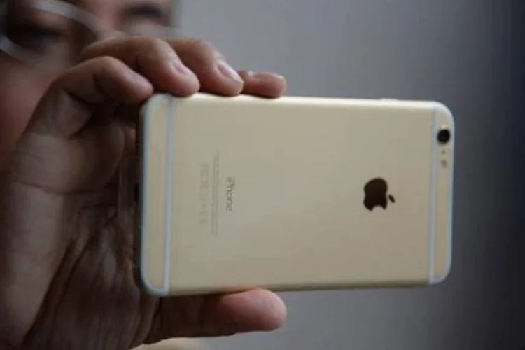 
	iPhone 6: a Venezuela mant&eacute;m controles cambiais estritos desde 2003
 (Robyn Beck/AFP)