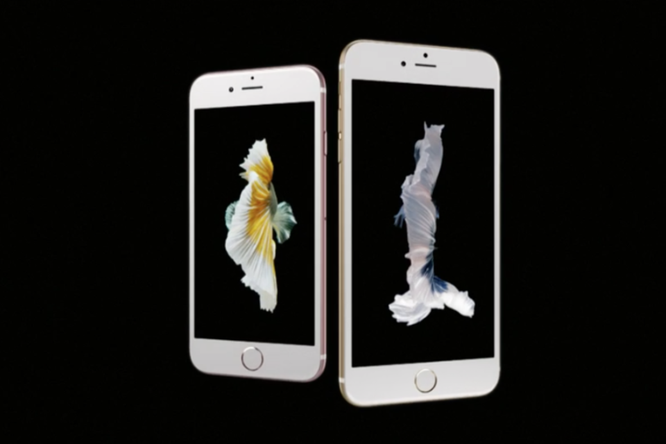 Novos iPhones chegam às lojas e vendas devem bater recorde