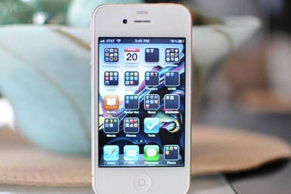 Adolescente ganha US$ 130 mil com carcaças brancas para iPhone 4