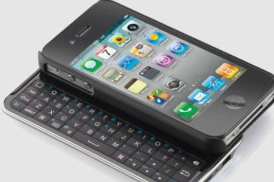 Apple cogitou colocar teclado físico no iPhone