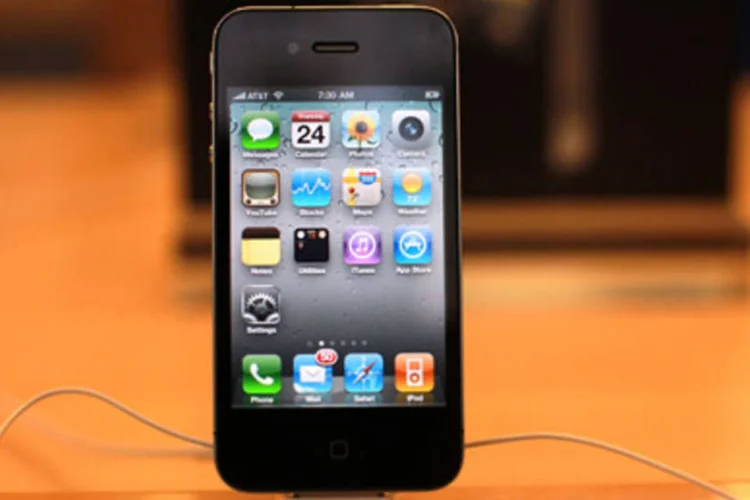 Com nova legislação, usuário pode alterar configurações do iPhone para usar qualquer software obtido por vias legais (Spencer Platt/Getty images)