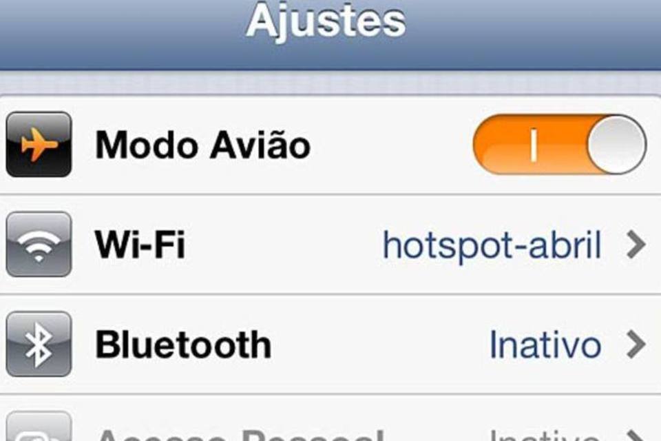 Modo avião: por que o celular precisa ser desligado durante o voo