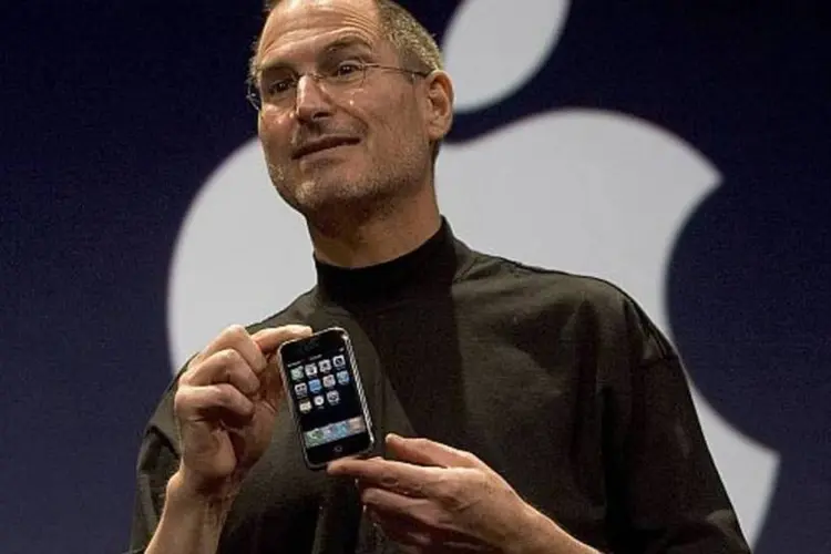 
	Steve Jobs na apresenta&ccedil;&atilde;o do primeiro iPhone, em 2007: questionava duramente os funcion&aacute;rios e os despedia caso n&atilde;o dessem boas respostas&nbsp;
 (David Paul Morris/Getty Images)