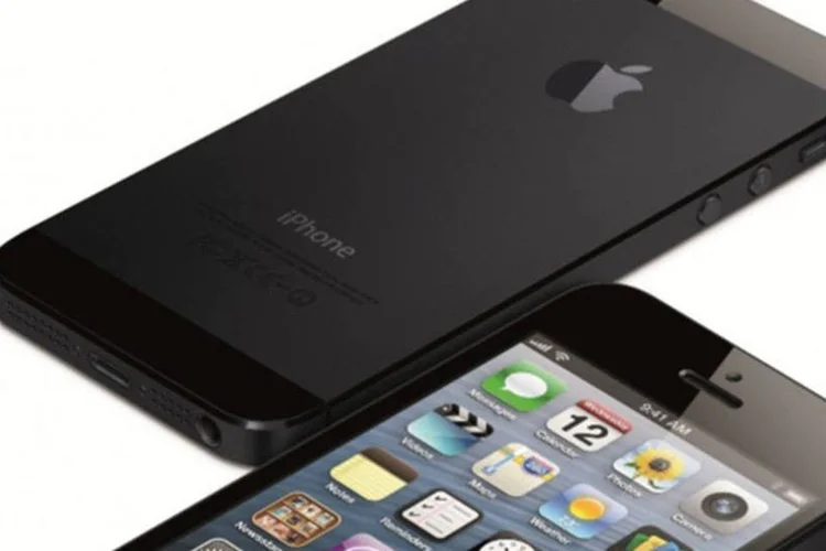 
	iPhone: Biel Crystal exige que seus funcion&aacute;rios trabalhem em turnos de 11 horas, sete dias por semana, com apenas um dia de folga a cada m&ecirc;s
 (Reprodução)