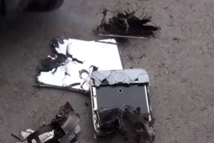 
	iPhone destru&iacute;do por usu&aacute;rio de Bitcoin com um rifle: v&aacute;rias pessoas postaram v&iacute;deos on-line em que aparecem destruindo seus iPhones
 (Reprodução/Youtube/Ryans Range Report)