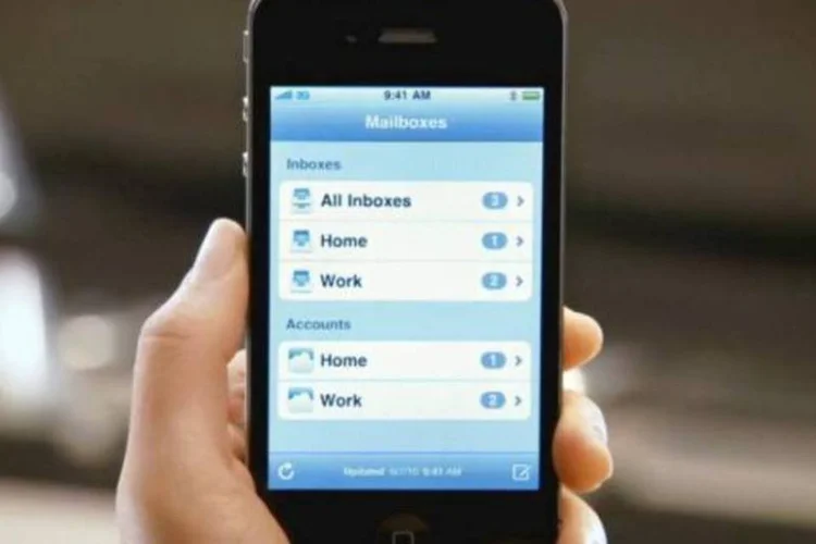iPhone 4 - E-mail (Divulgação/Apple)