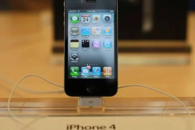 iPhone 4 de 16 GB, comercializado a 199 dólares: custo de produção é próximo a 188 dólares (.)