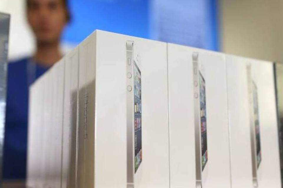 iPhone 5 bate recorde de vendas, mas não atinge expectativas
