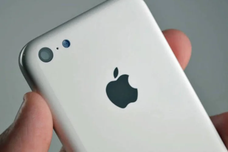 
	Corpo do suposto iPhone 5C: smartphone de baixo custo da Apple poder&aacute; ser lan&ccedil;ado em 10 de setembro
 (www.sonnydickson.com)