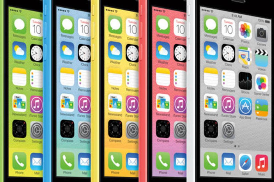 Ações da Apple recuam com decepção sobre preço do iPhone 5C