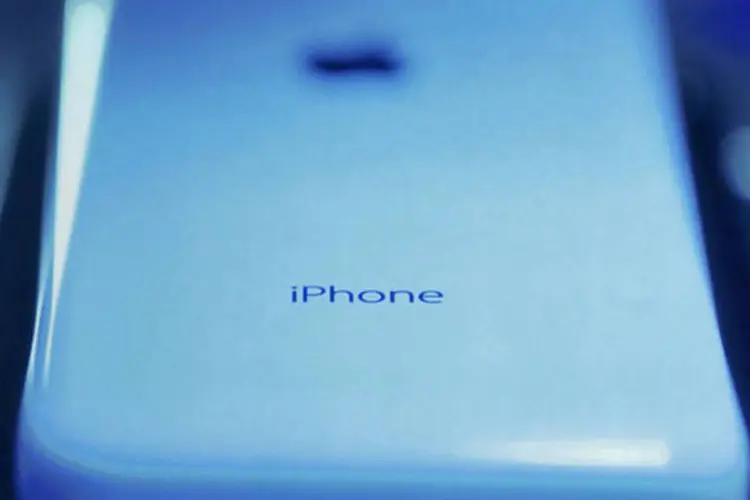 
	iPhone 5C, da Apple:&nbsp;receita da companhia subiu 4%, para US$ 37,47 bilh&otilde;es, ante US$ 35,97 bilh&otilde;es h&aacute; um ano
 (Reuters)