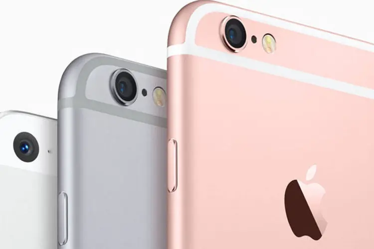 
	iPhone: aparentemente, a Apple n&atilde;o pretende produzir um volume suficiente do novo iPhone SE, disse o Nikkei
 (Divulgação/Apple)