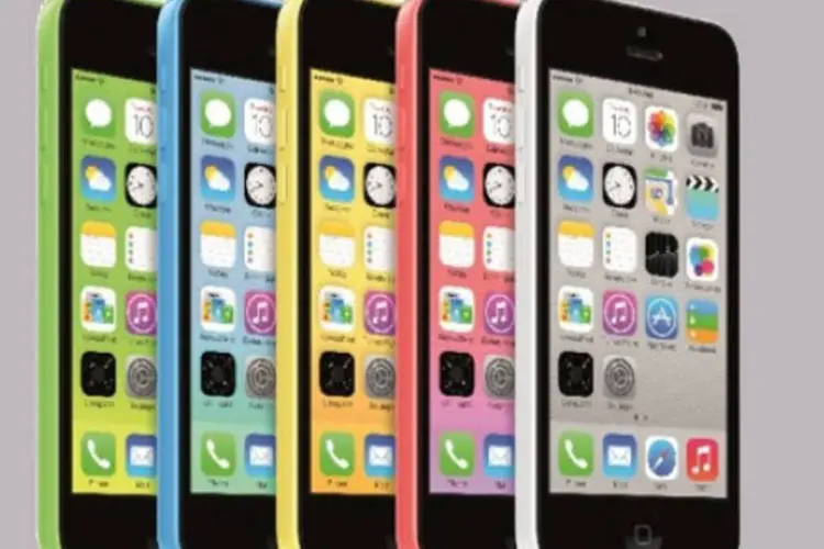 
	Novos iPhones 5C:&nbsp;Smartphone foi apresentado em setembro pela Apple
 (Divulgação)