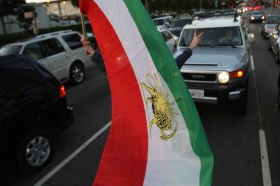 Petróleo fecha acima dos US$ 100 por tensões com Irã