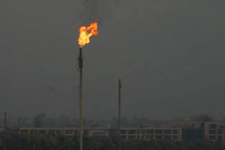 Industria petroleira no Irã: 40% do tráfego marítimo de petóleo muncial circula pelo Estreito de Ormuz (Getty Images)
