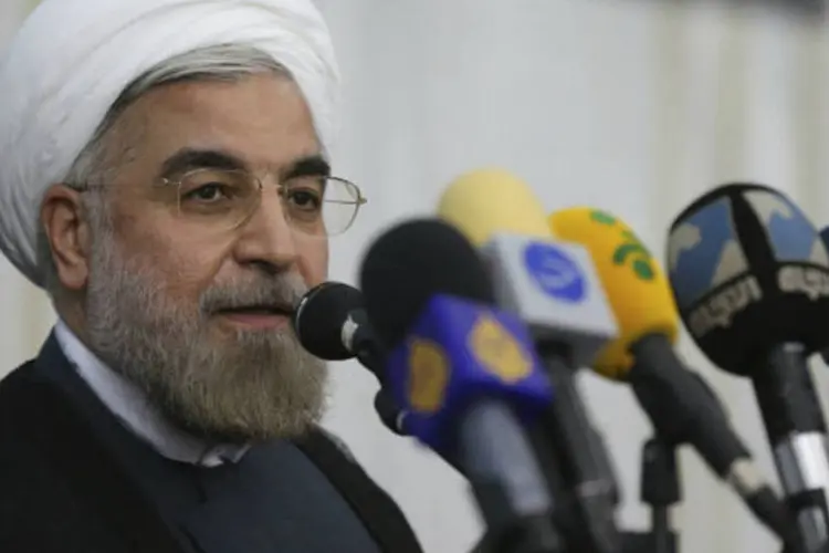 
	O chanceler n&atilde;o fez qualquer refer&ecirc;ncia direta ao vencedor das elei&ccedil;&otilde;es iranianas de s&aacute;bado, o cl&eacute;rigo moderado Hassan Rohani, recebido com prudente benevol&ecirc;ncia pela comunidade internacional
 (Reuters/Fars News/Seyed Hassan Mousavi)