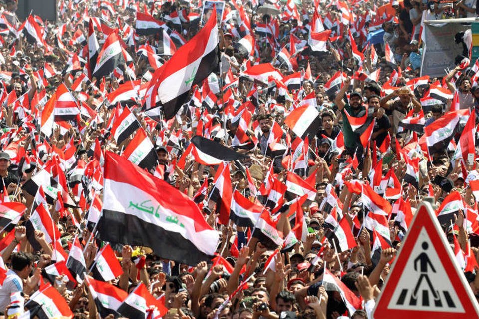 Iraquianos protestam em Bagdá e desafiam o governo