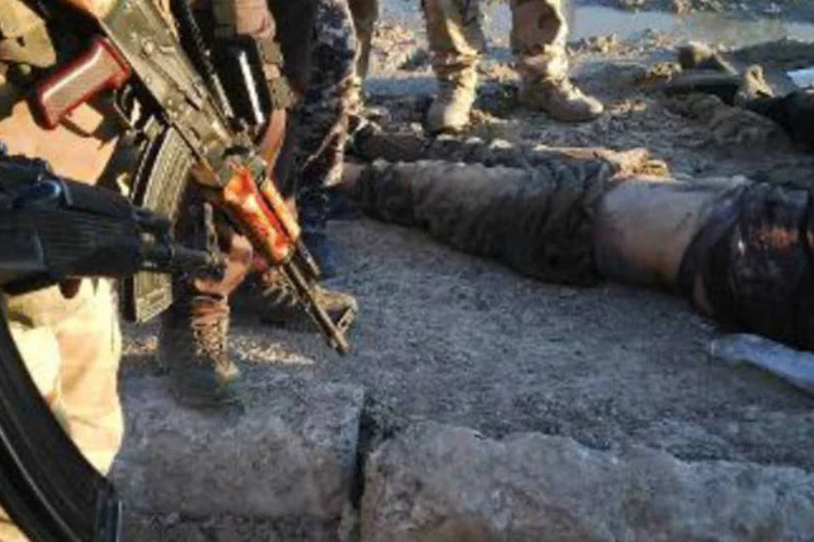 
	Soldados no Iraque: o atentado foi perpetrado contra uma sede na qual estavam reunidos os uniformizados na zona de Al Tash, no sul de Ramadi (AFP)