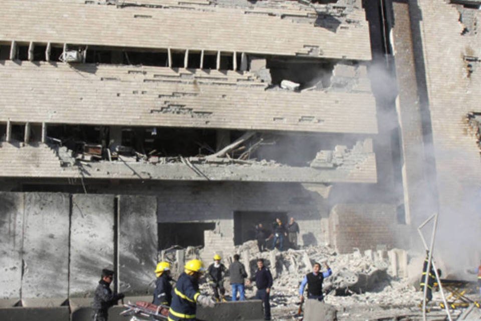 Atentado contra quartel-general deixa 30 mortos no Iraque