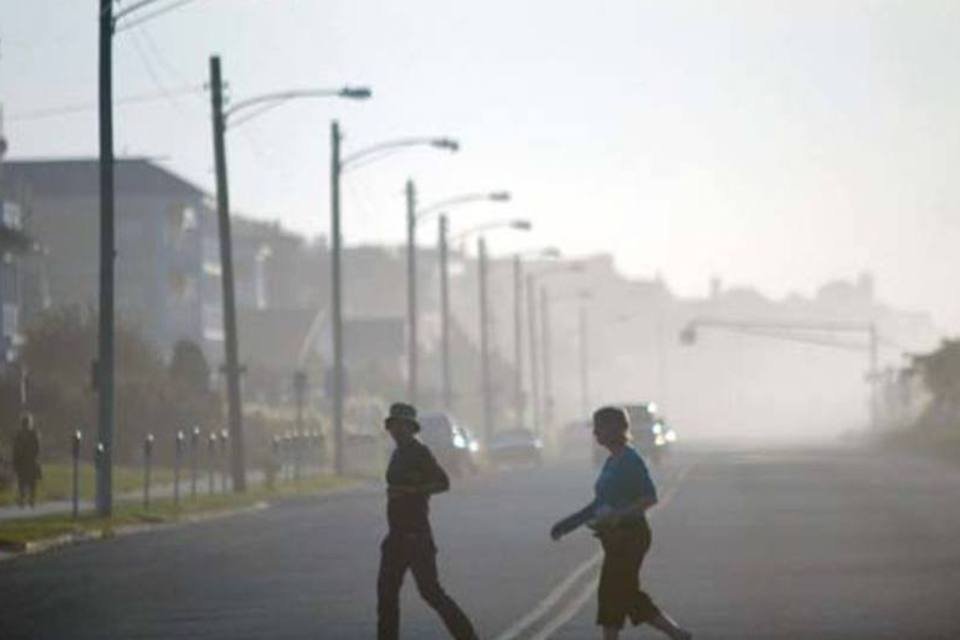 Engavetamento em neblina mata 2 e deixa 120 feridos nos EUA