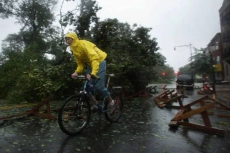 Fenômeno, que atingiu a cidade na madrugada de domingo, já foi rebaixado a tempestade tropical (Getty Images)